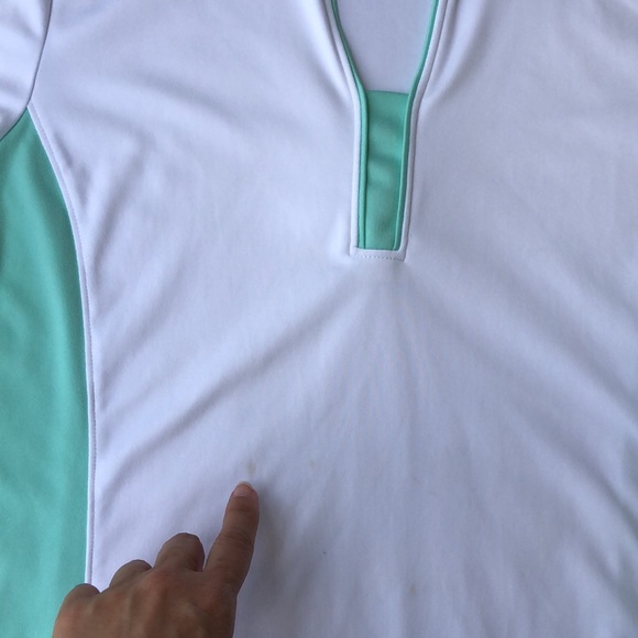 Like new! - IZOD Golf {BUNDLE} Athletic Short Sleeve & Sleeveless Tops - Picture 5 of 13